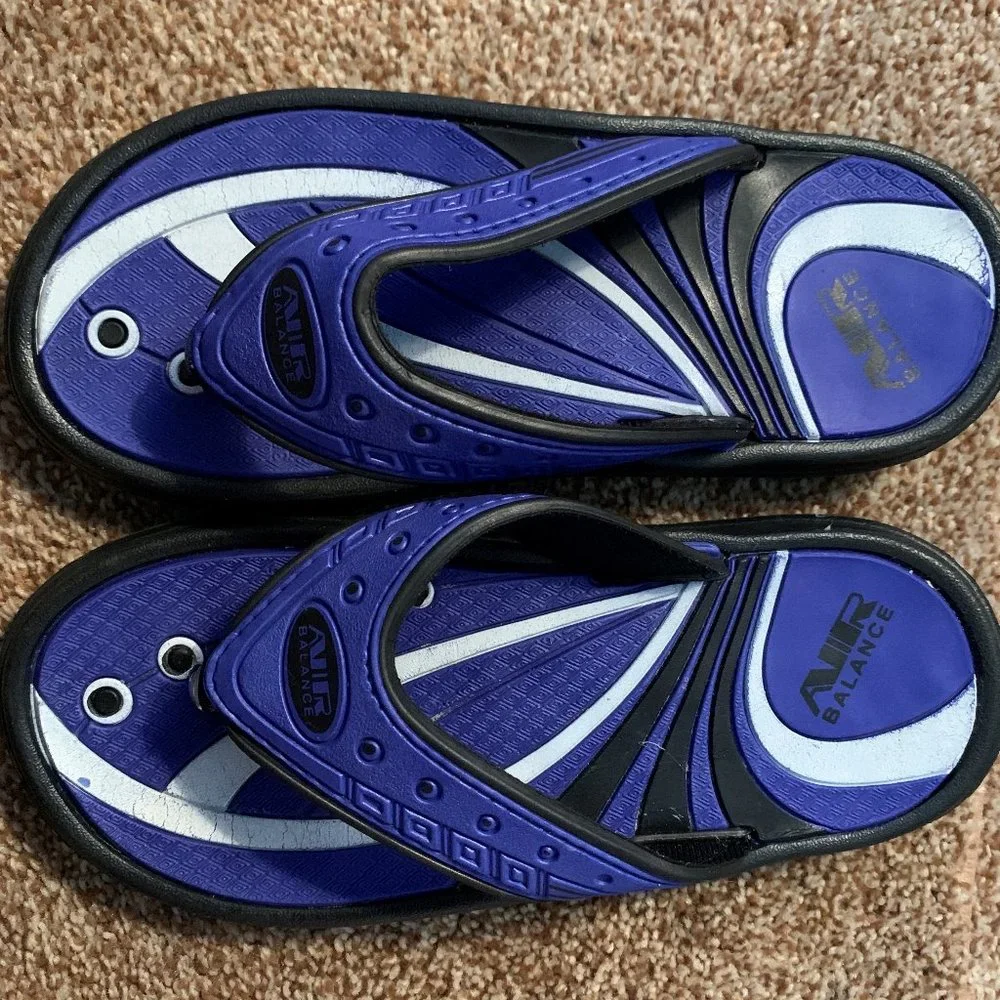 Air Balance blue flip flops